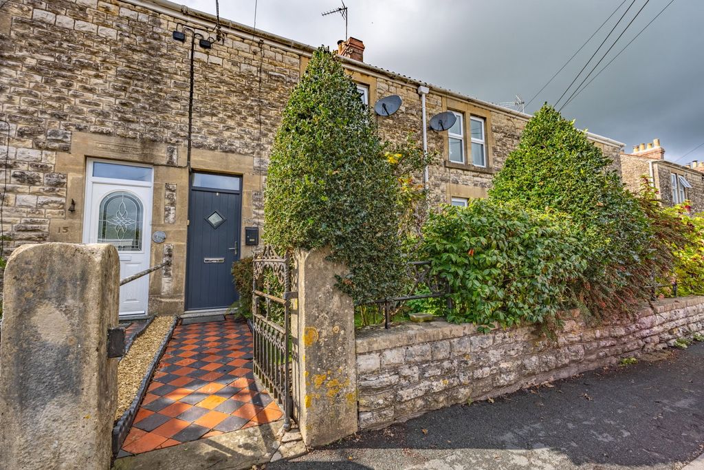 Property photo 1 of 42