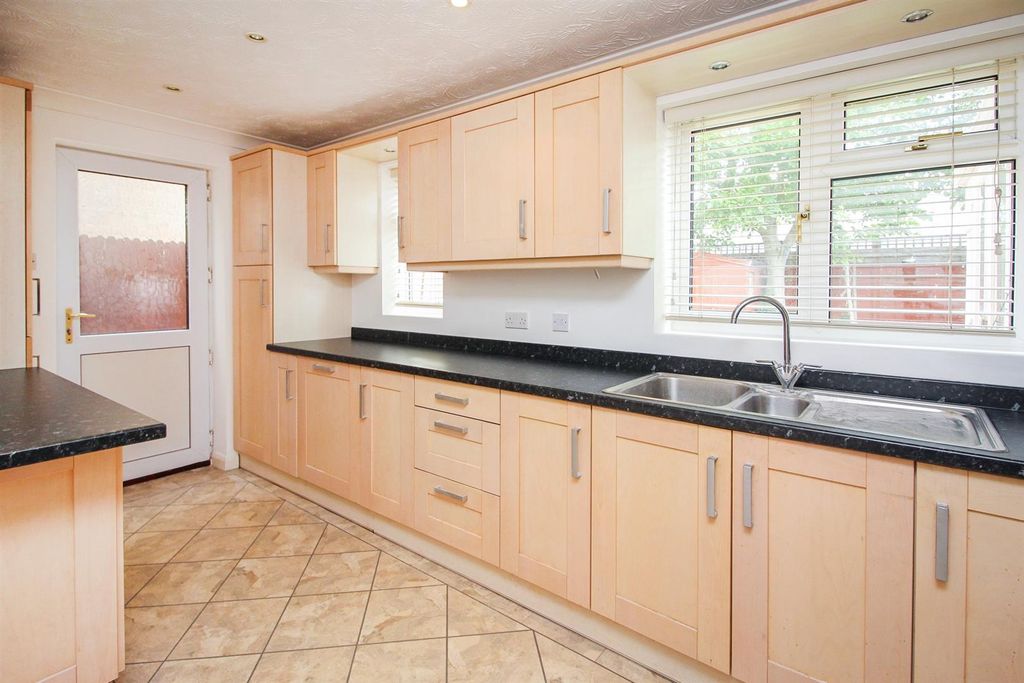 Property photo 2 of 16 Picture 2