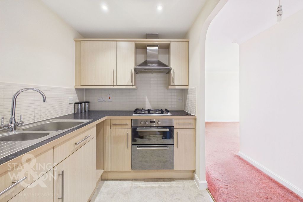 Property photo 3 of 15