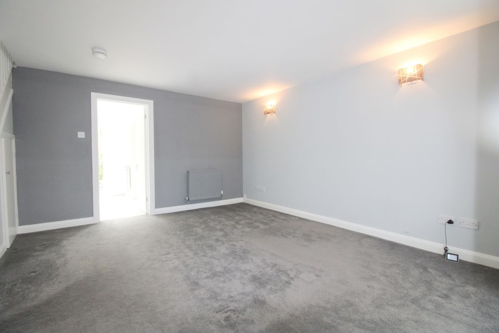 Property photo 2 of 11 Img_1947