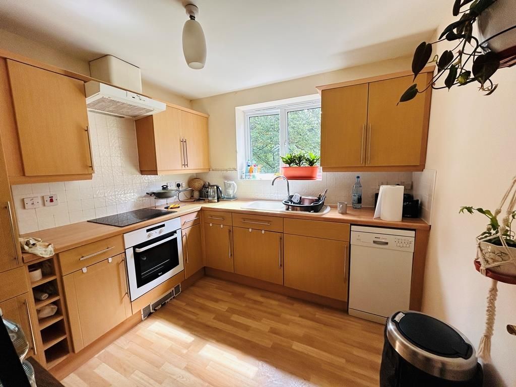 Property photo 2 of 10 Kitchen