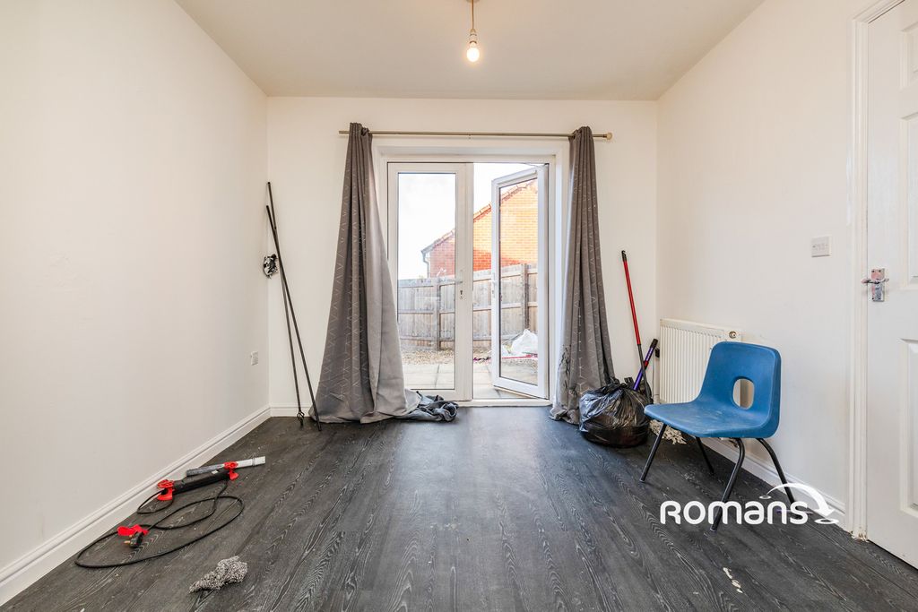 Property photo 3 of 10 Photo