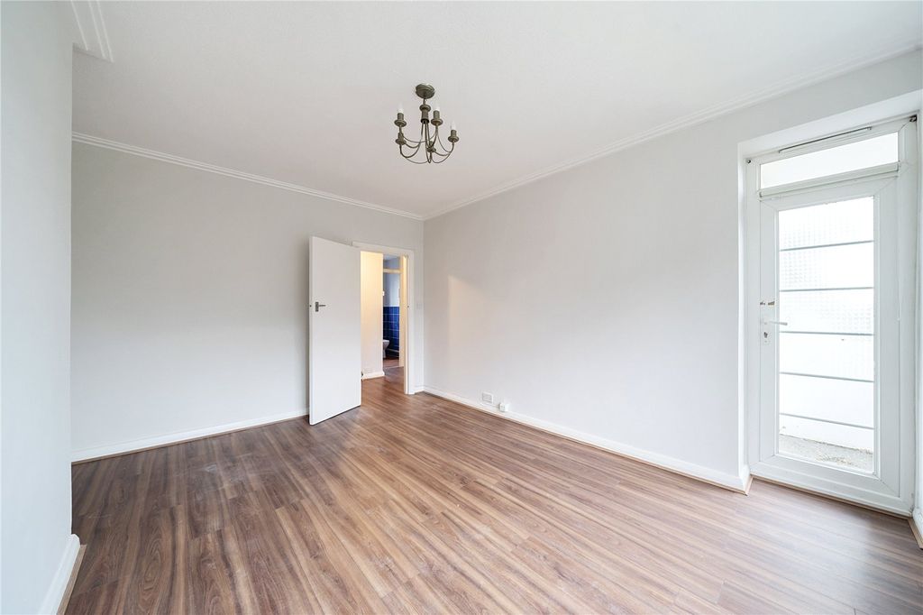 Property photo 2 of 14 Picture No. 07