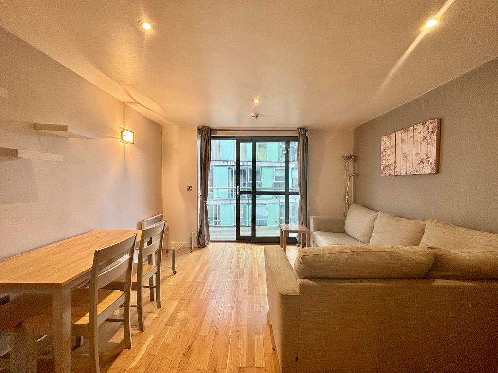 Property photo 2 of 15 Image00005