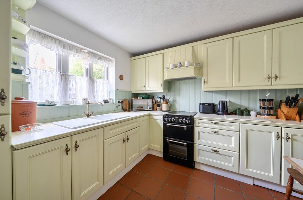 Property photo 2 of 12 1476842-20-6A33d8...