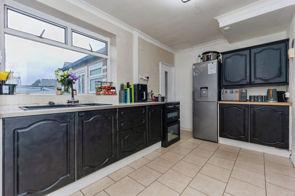 Property photo 3 of 21 Pbox-Img.Jpg