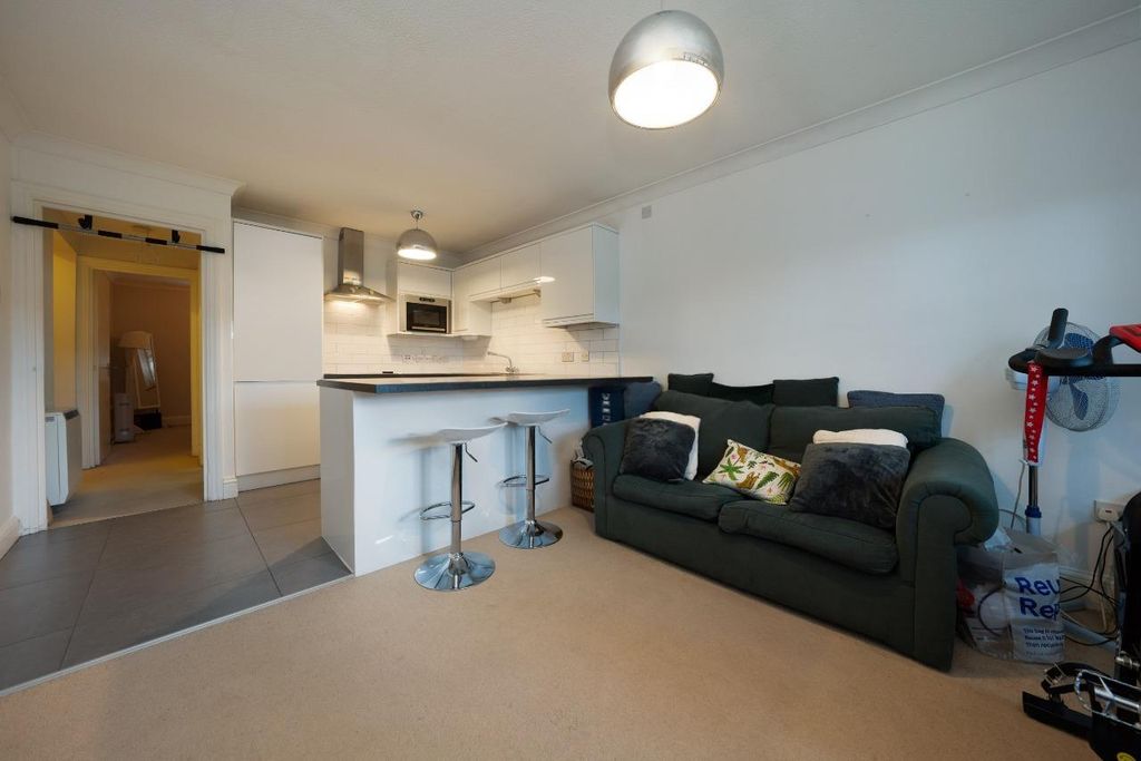 Property photo 3 of 10 10 Rodings Court_19.Jpeg