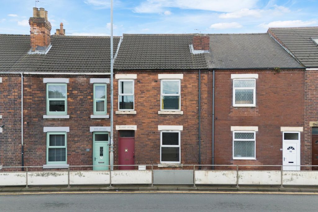 Property photo 1 of 17 Front (Exterior)