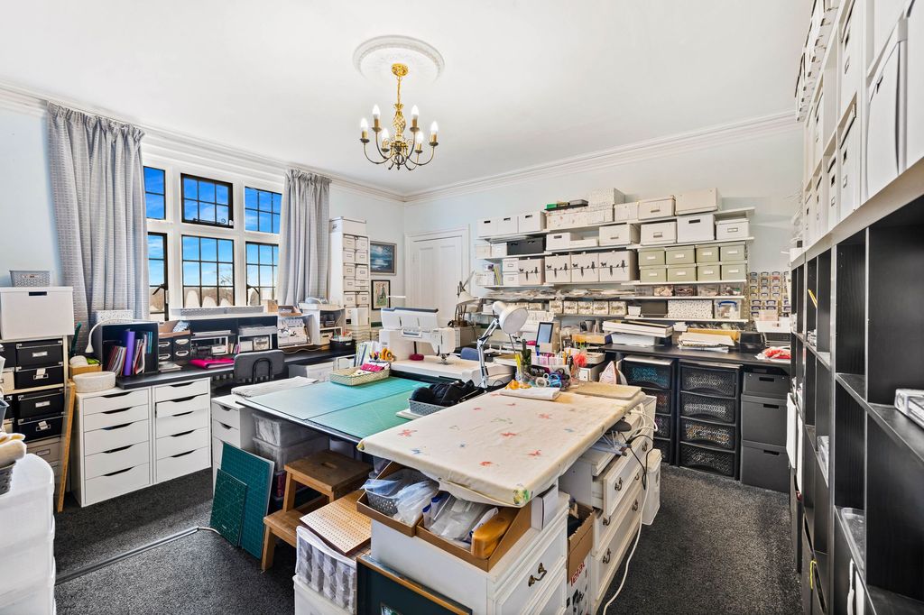 Additional image 20 of 5 bed property for saleShip Street, East Grinstead RH19