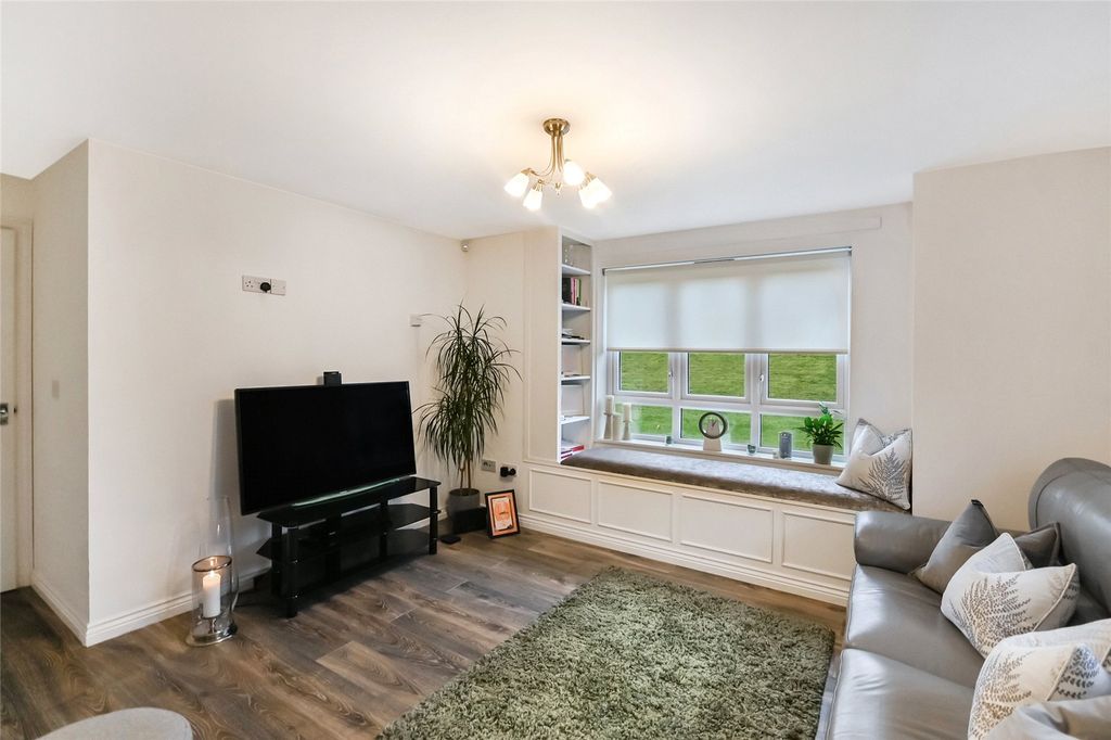 Property photo 3 of 22 Picture No. 04