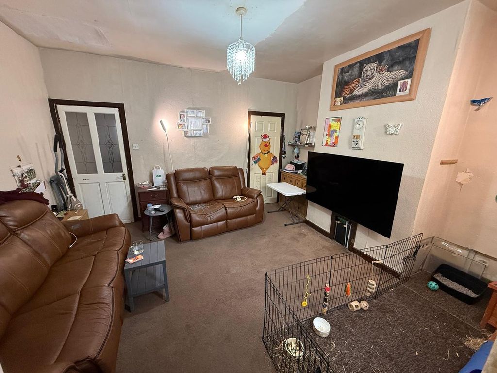 Property photo 3 of 21