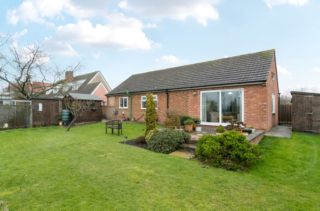 Property photo 1 of 35 1409864-6-6984Da18c25E1-Arw