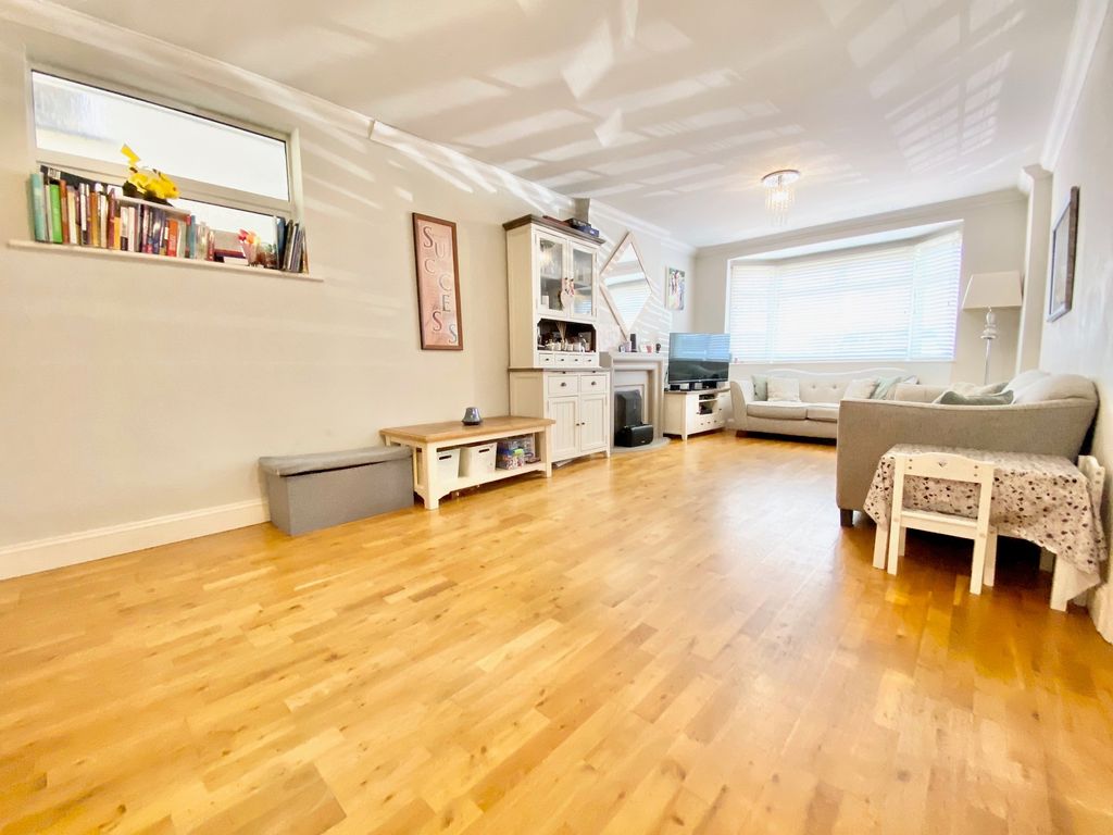 Property photo 2 of 26