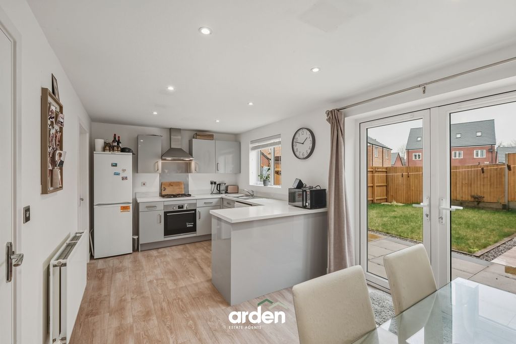 Property photo 2 of 11