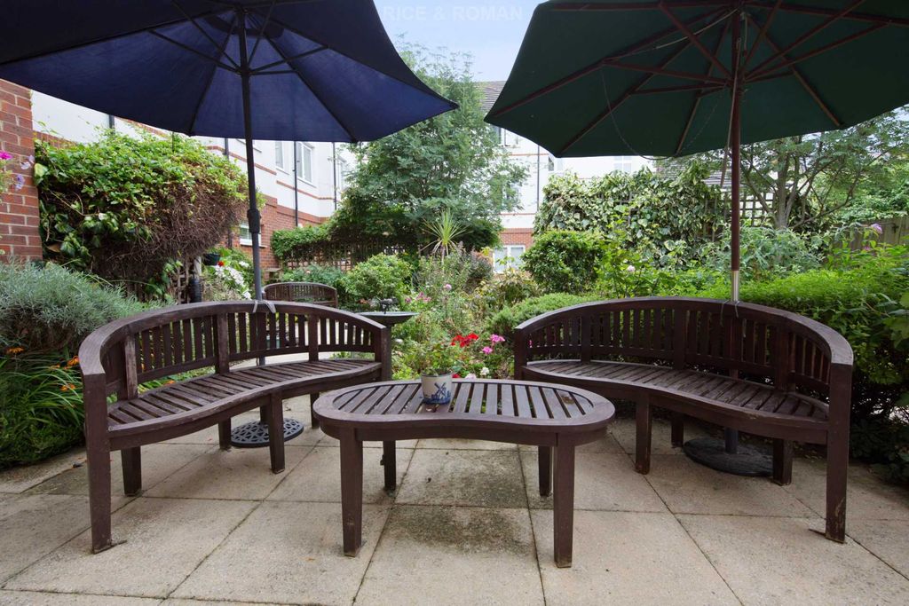 Property photo 2 of 8