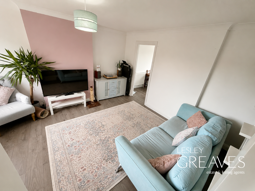 Property photo 3 of 10 Living Room