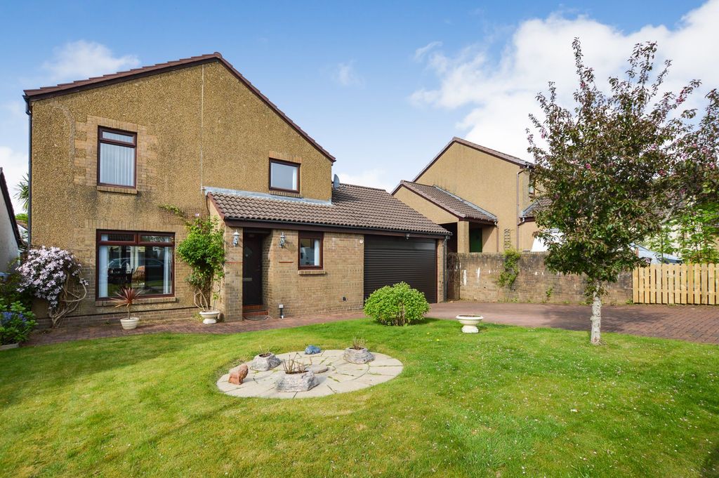 Property photo 2 of 18