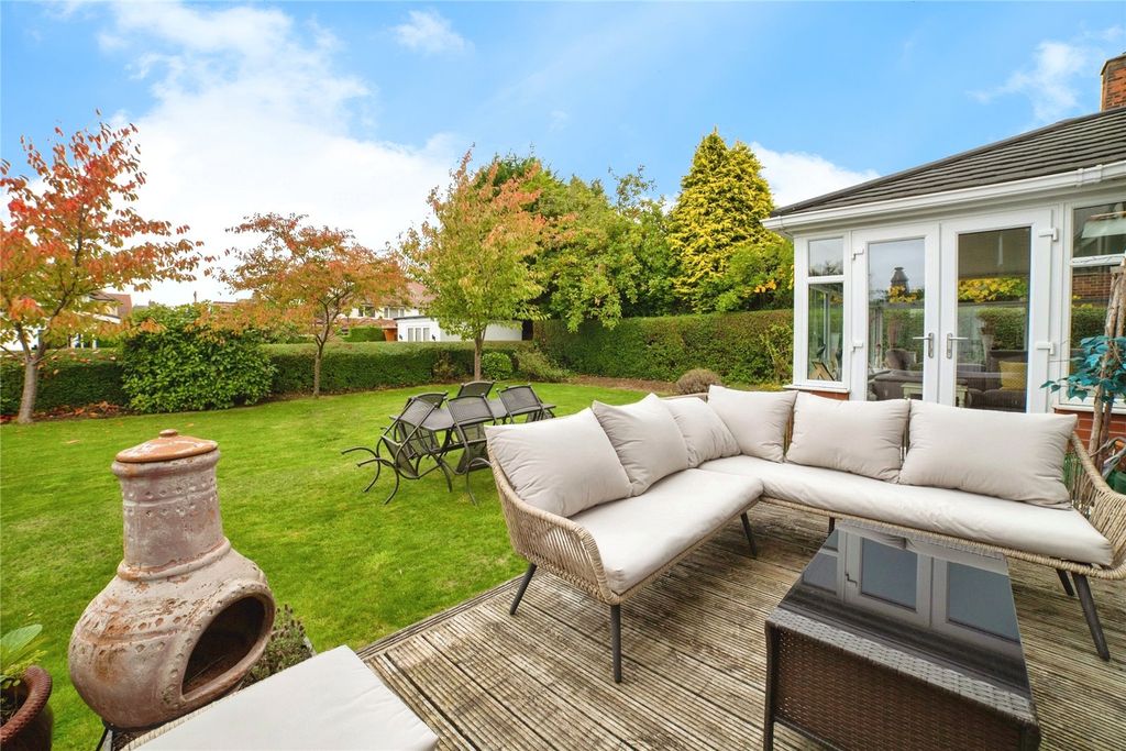 Property photo 2 of 17 Garden