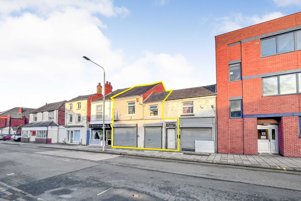 Property photo 1 of 17 2 Hardy Street, Worksop, Nottinghamshire, S80 1Eh