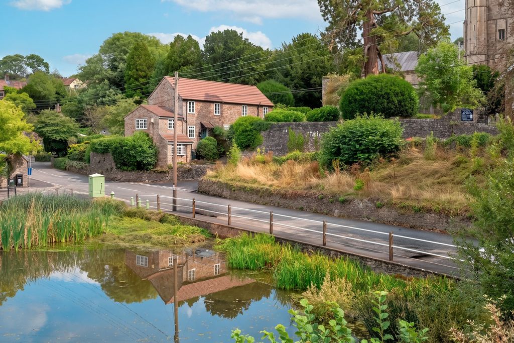 Property photo 1 of 26 4973742