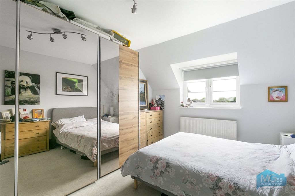 Property photo 2 of 11 Picture No. 14