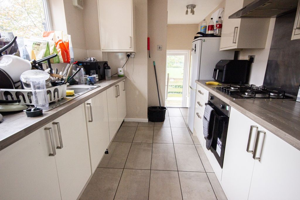 Property photo 2 of 10 1