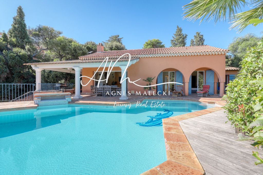 Property photo 1 of 14 Magnificent Villa In Pramousquier