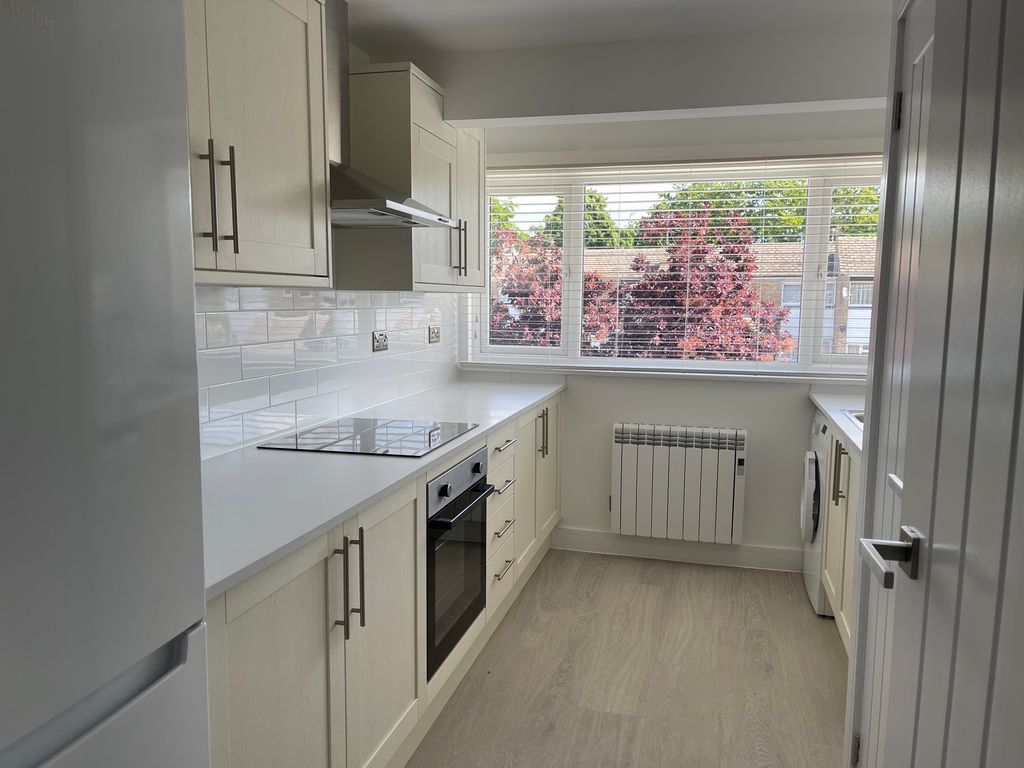 Property photo 3 of 9 Kitchen