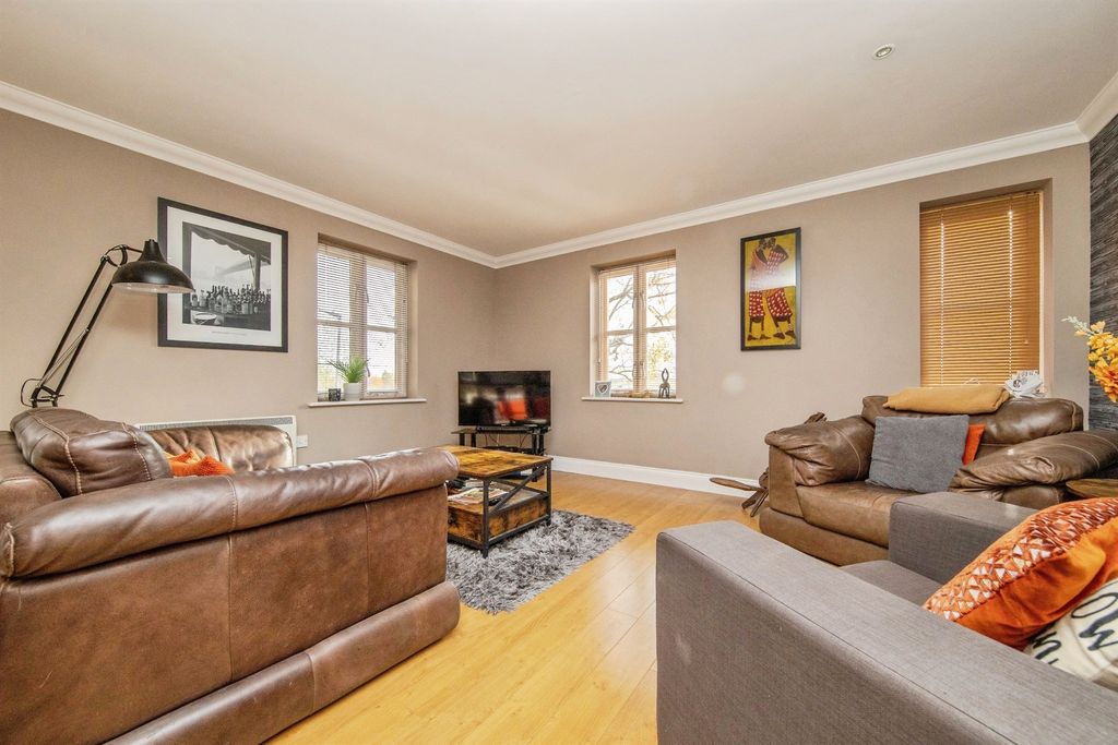 Property photo 3 of 16