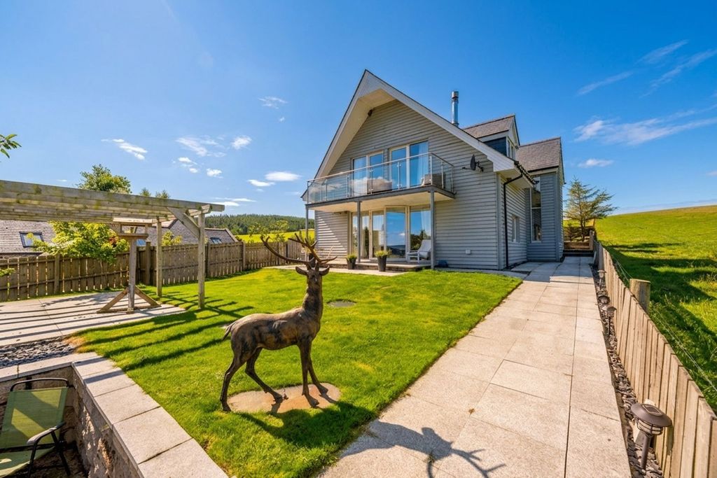 Property photo 1 of 39