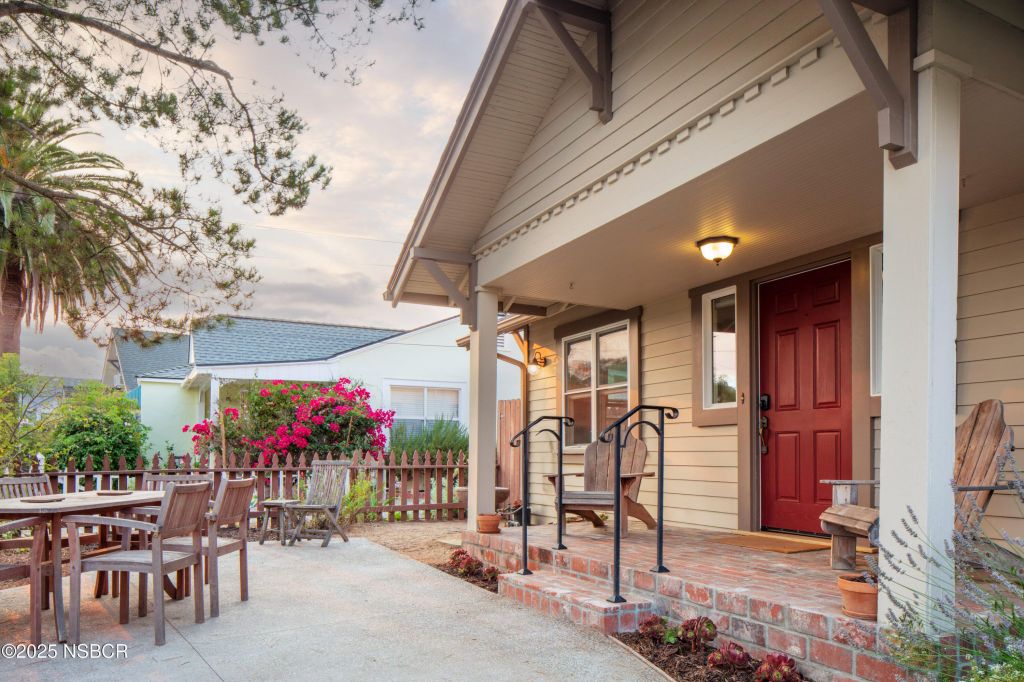 Property photo 3 of 10 <Alttext/>