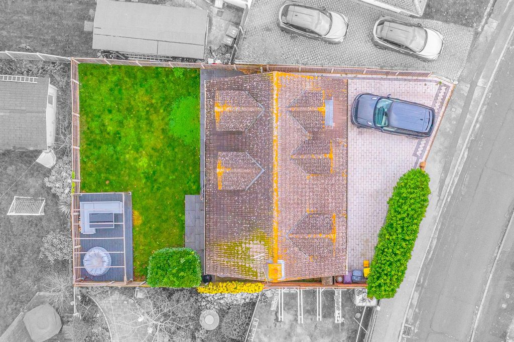 Property photo 2 of 22