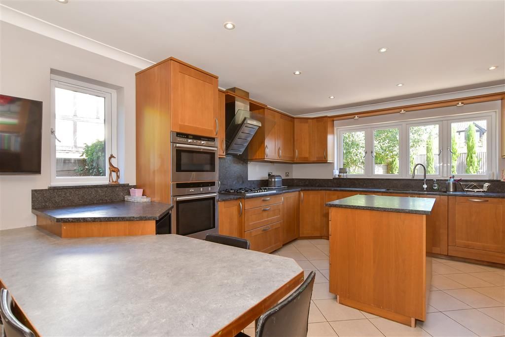 Property photo 2 of 13 Kitchen