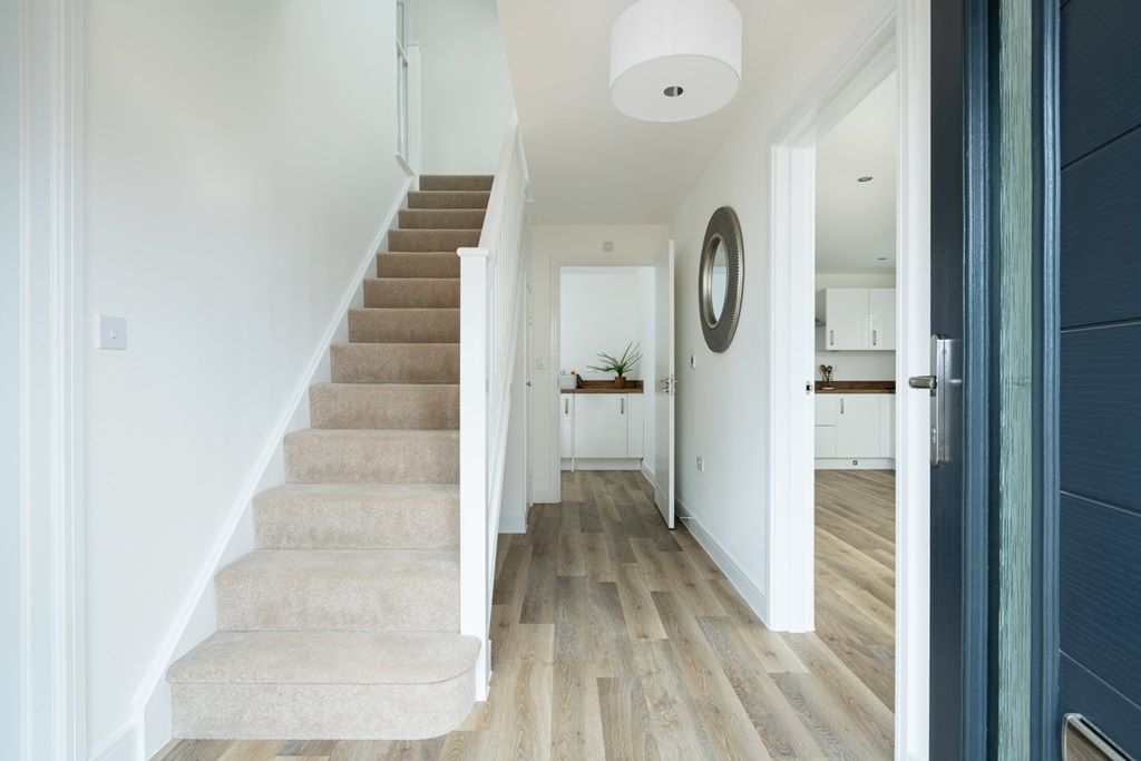 Property photo 2 of 16 Hallway