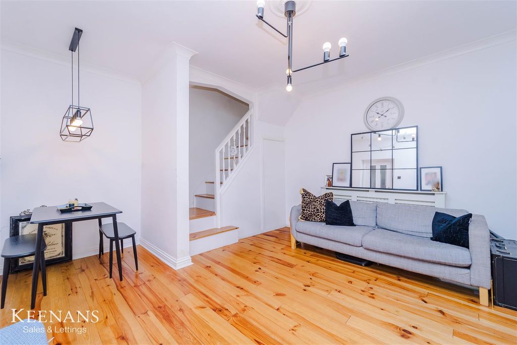 Property photo 3 of 24 21.Jpg