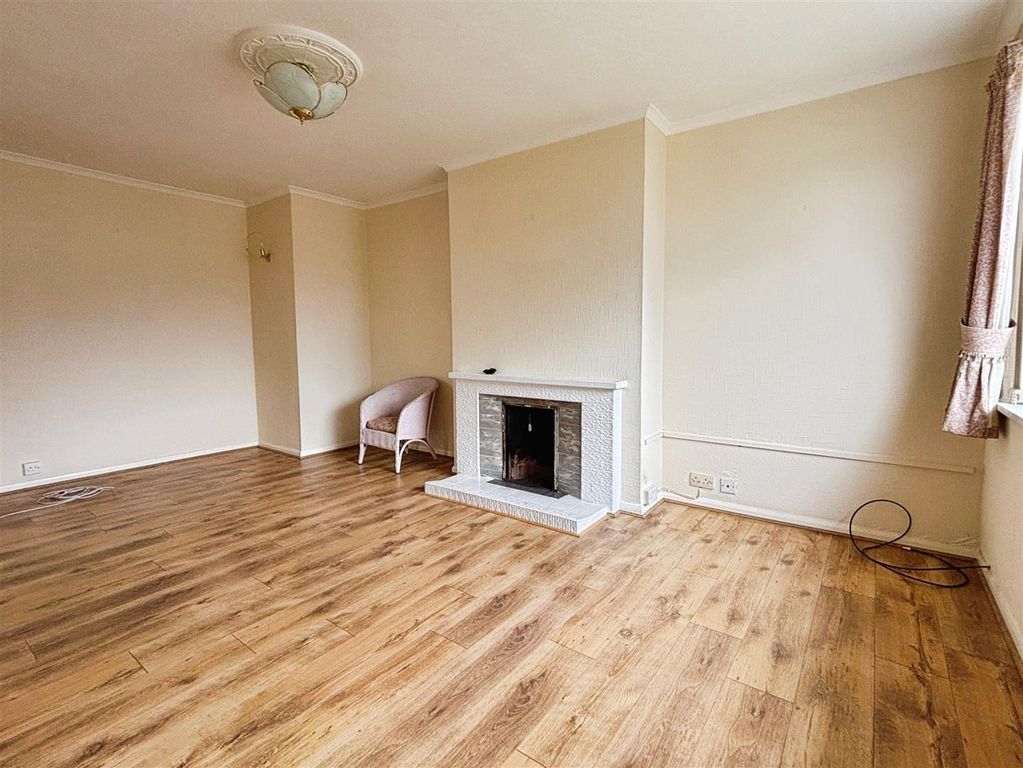 Property photo 3 of 19 Lounge V2.Jpg