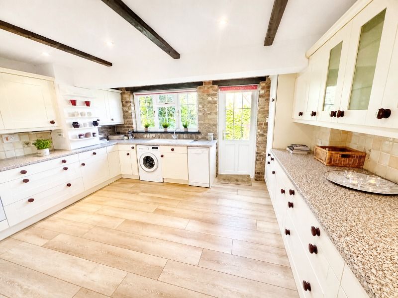 Property photo 3 of 19 Kitchen 3