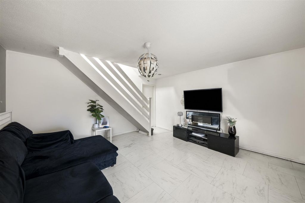 Property photo 3 of 14 2