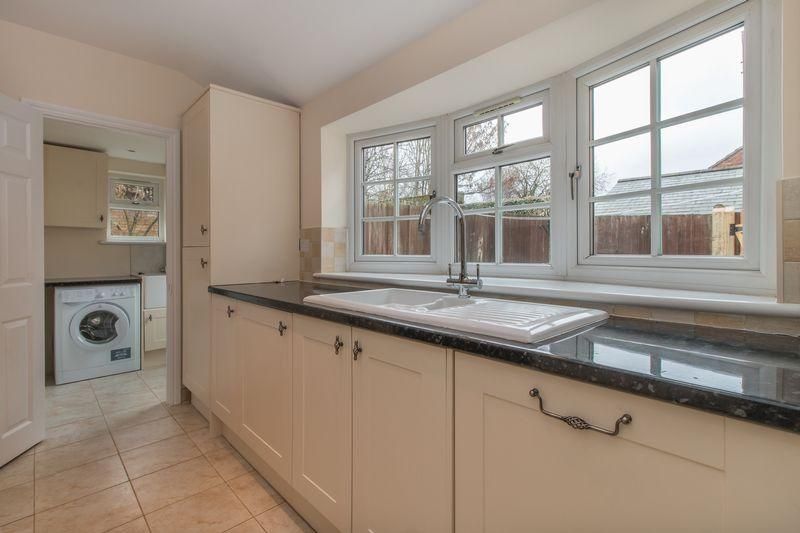 Property photo 3 of 38 47010_5541539_Img_09_0000