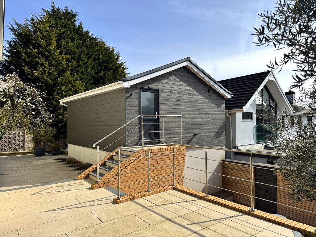 Property photo 1 of 19 Photo 18