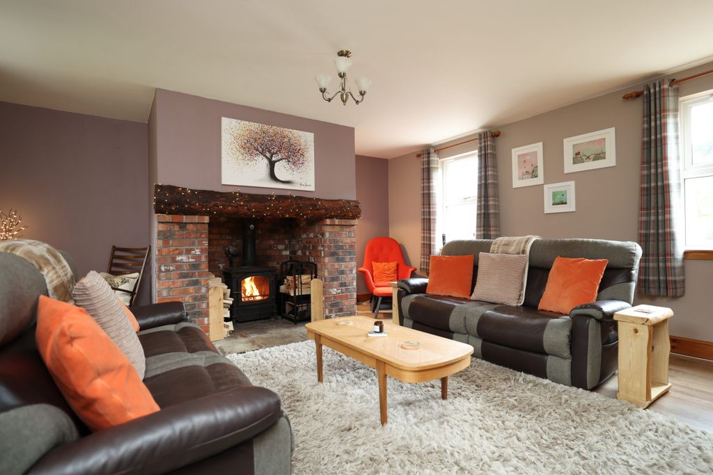 Property photo 3 of 46