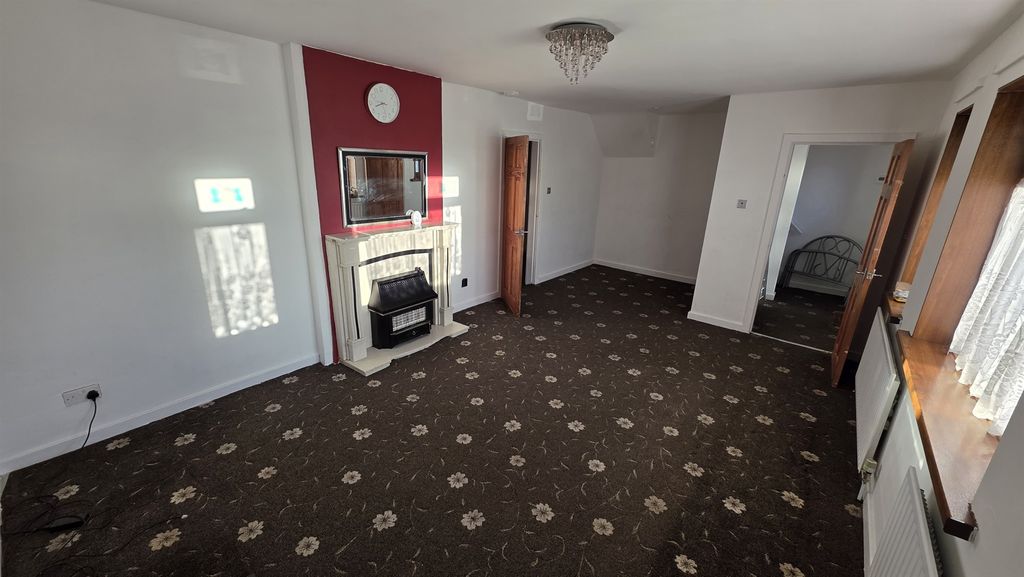 Property photo 2 of 21