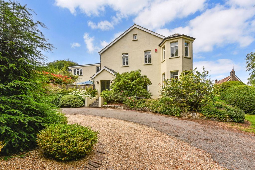 Property photo 2 of 24