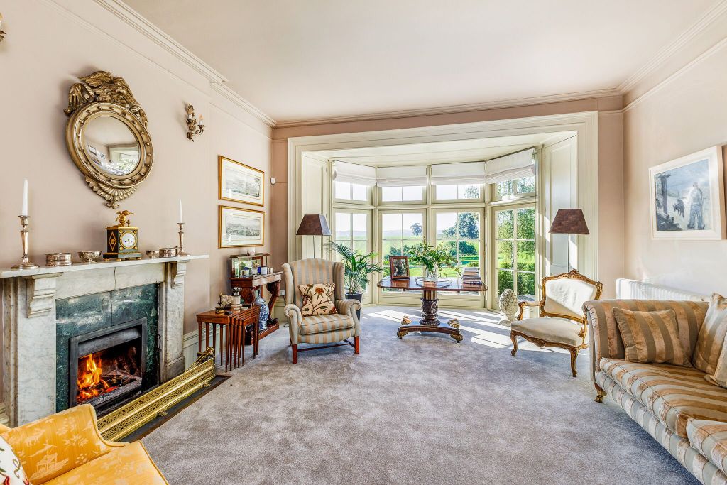 Property photo 2 of 27 Drawing Room