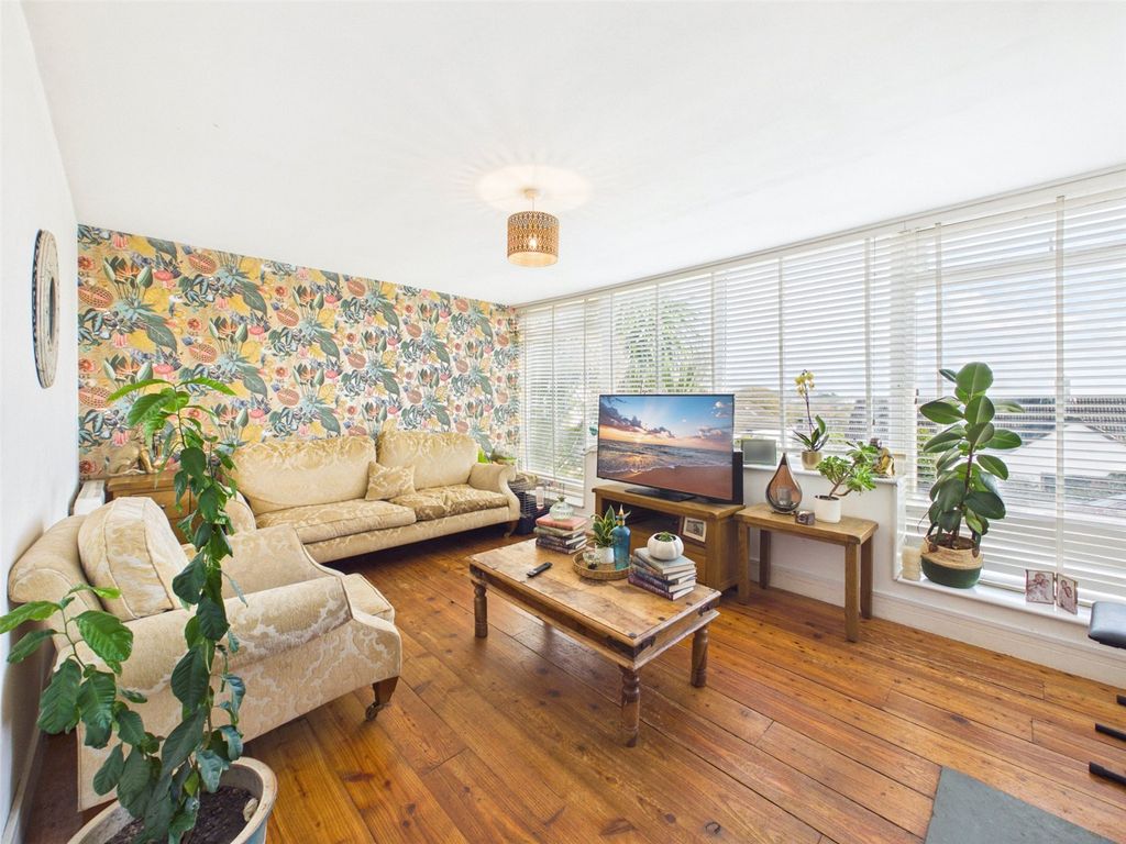 Property photo 2 of 18 Picture No. 04