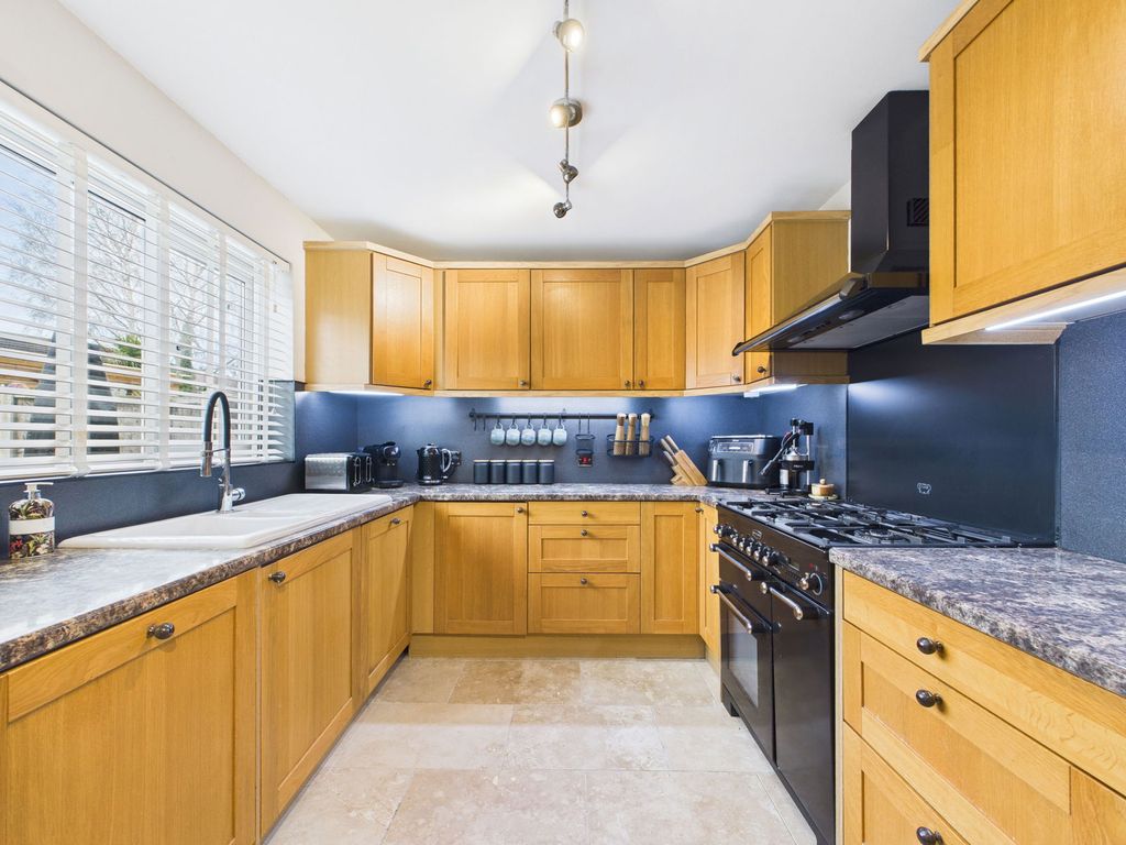 Property photo 3 of 35