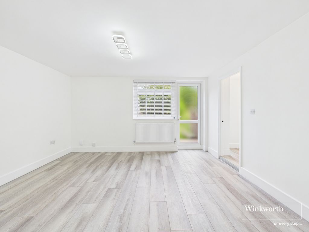 Property photo 3 of 8 Reception Room