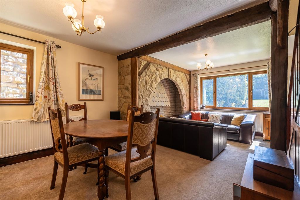 Property photo 2 of 29 Sitting/Dining Room