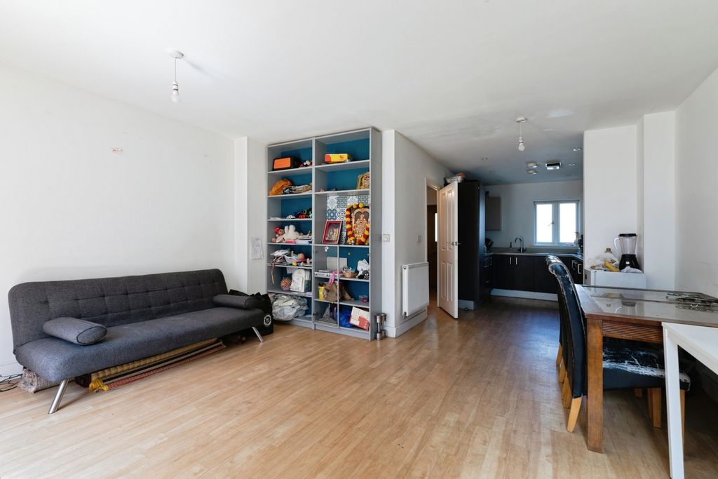 Property photo 2 of 19 Pbox-Img.Jpg