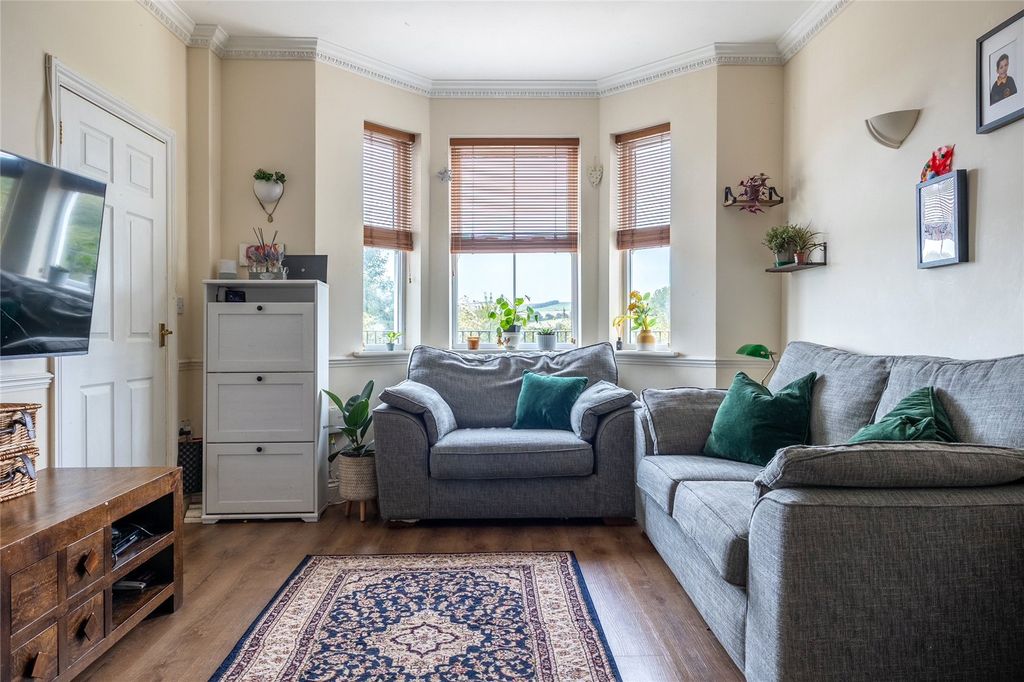 Property photo 2 of 38 Photos